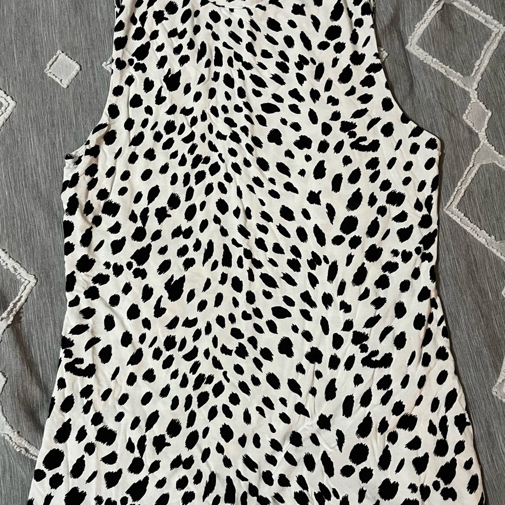 Black and White Sleeveless Top